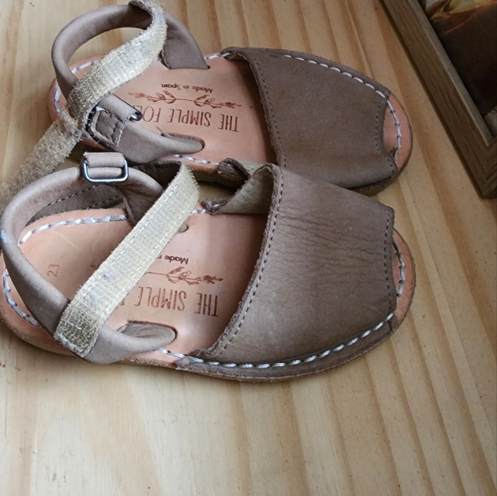 Simple Folk Sandals